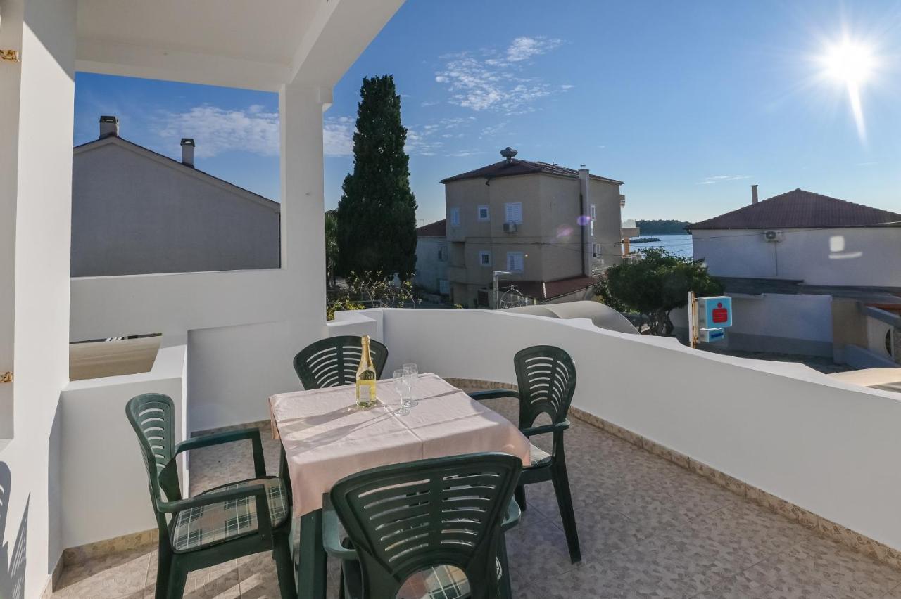 Apartment Center Ana Novalja Exterior photo
